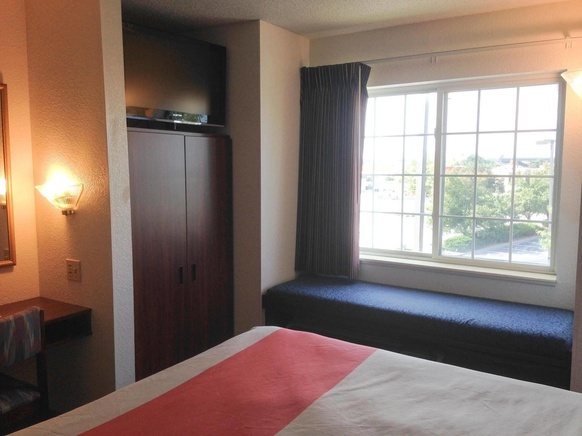 Motel 6-Olathe, Ks エクステリア 写真